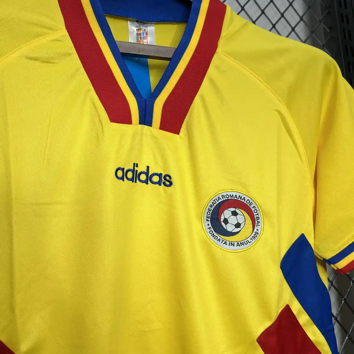 1994 retro romania home football shirt 5