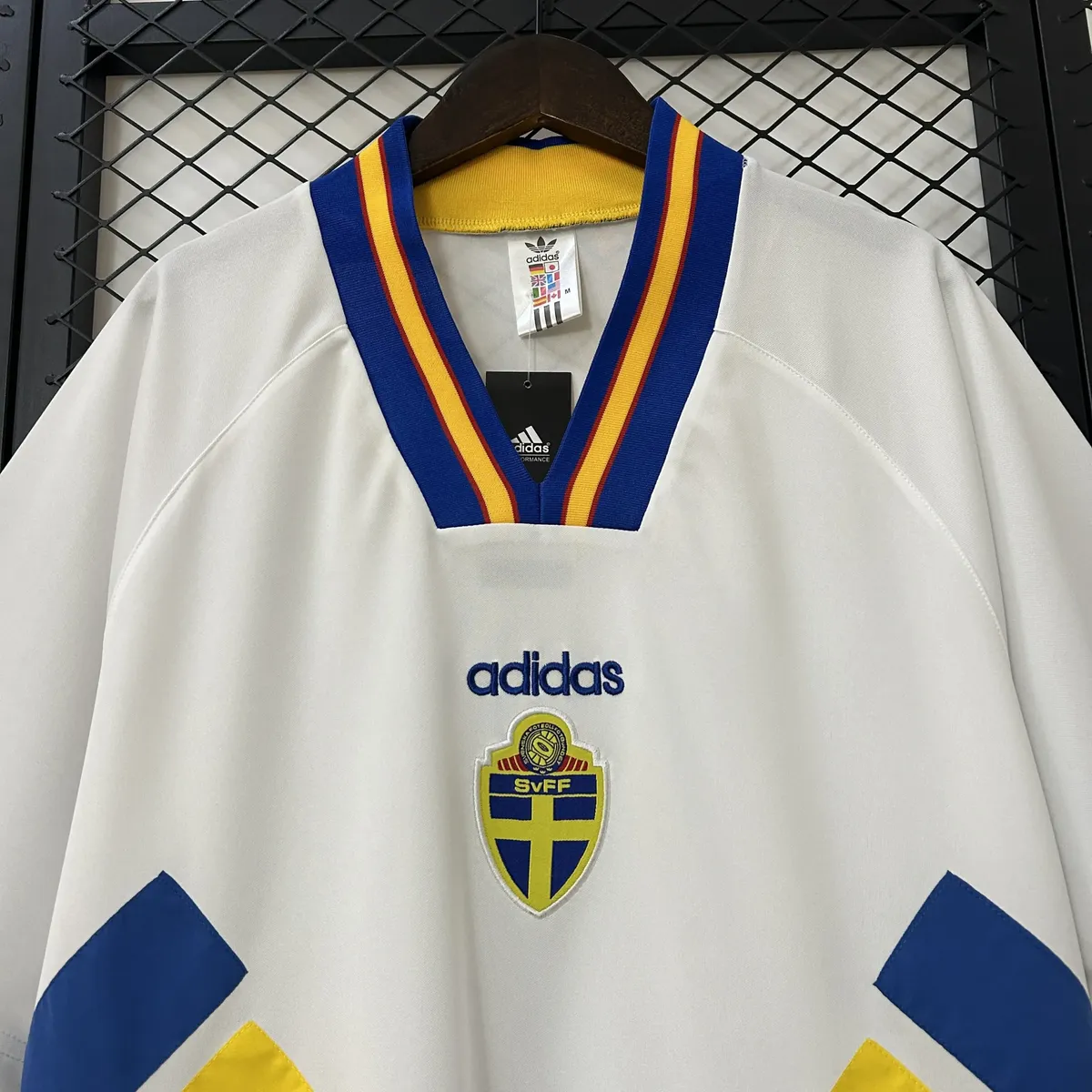 1994 retro sweden away football shirt 3
