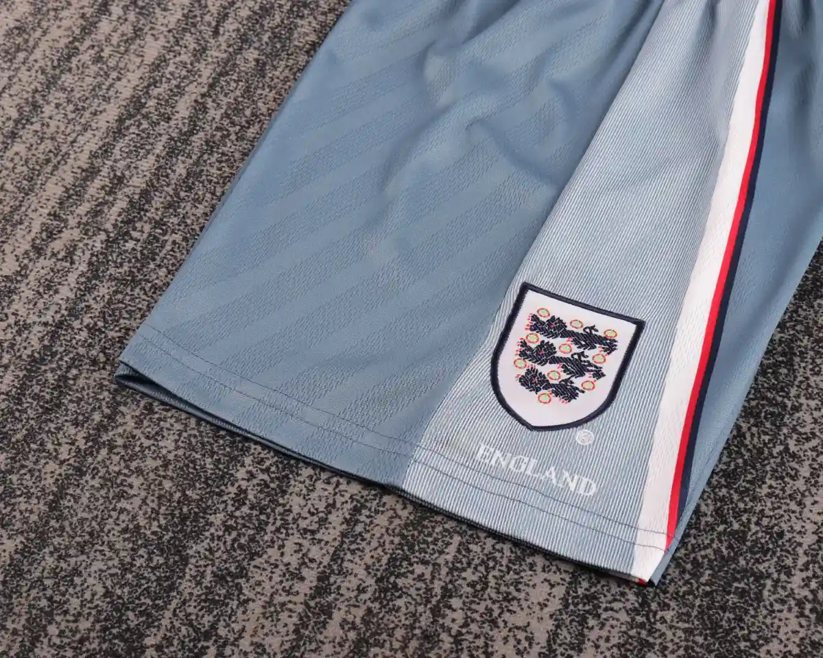 1996 kids size retro england away football shirt 7