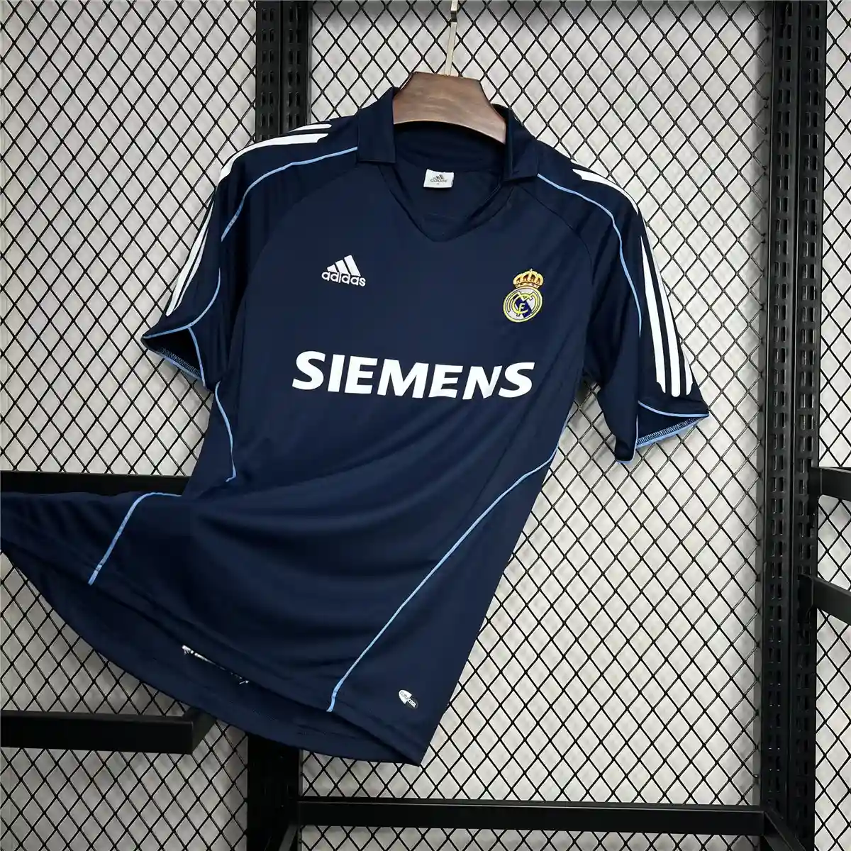 2005 2006 retro real madrid home football shirt blue 3