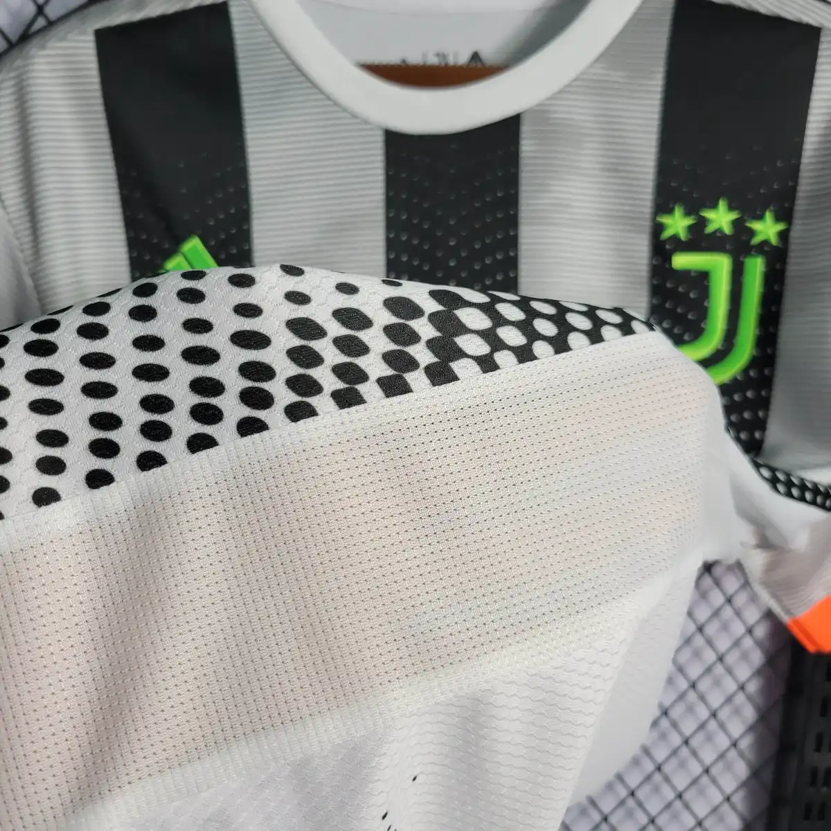 2019 2020 retro juventus joint edition black and white stripes soccer jersey 9