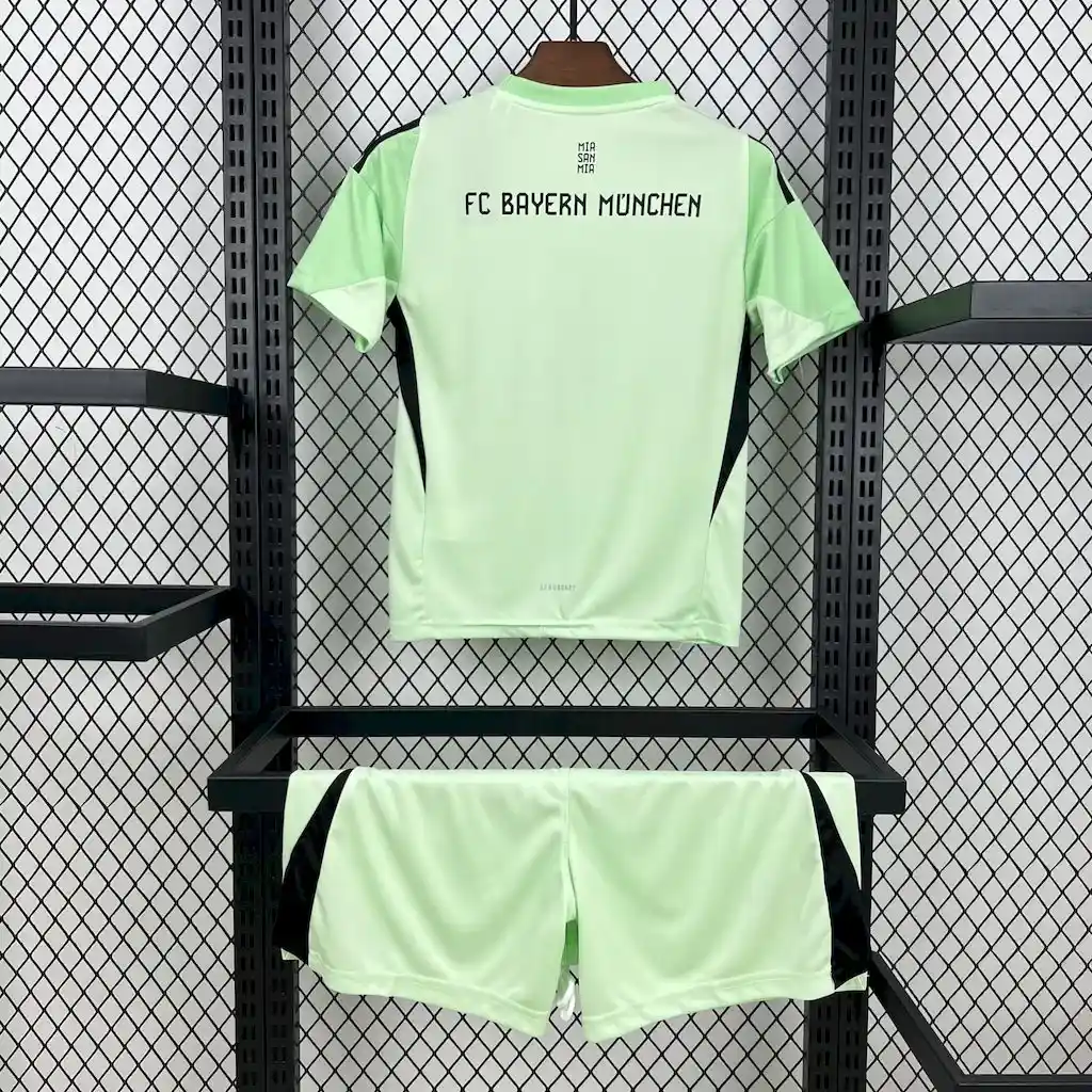 2025 2026 bayern munchen goalkeeper football shirt kids size 2
