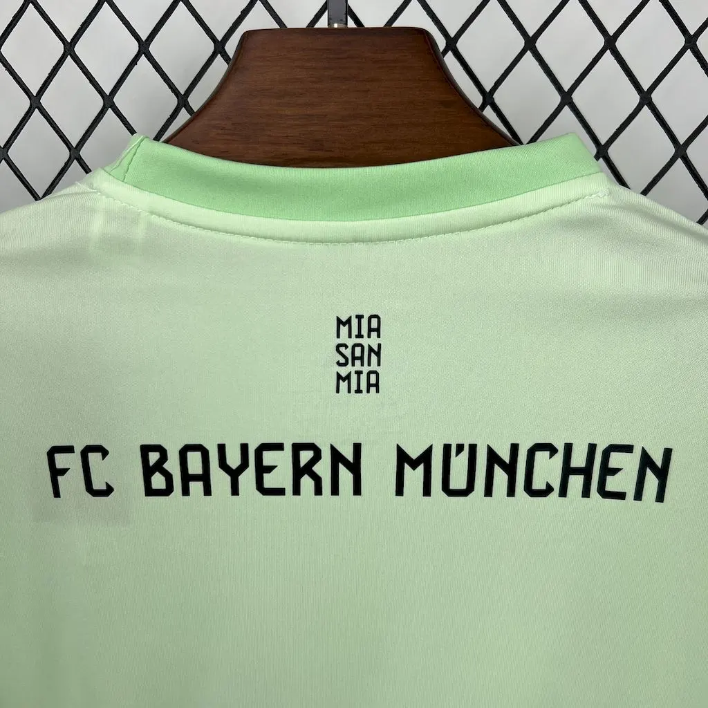 2025 2026 bayern munchen goalkeeper football shirt kids size 6