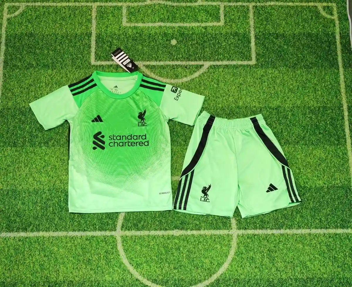 2025 2026 kids size liverpool green goalkeeper soccer jersey 1