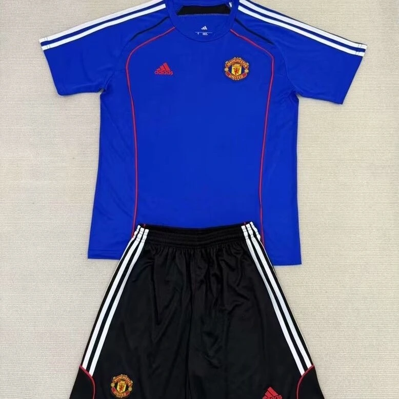 2025 2026 manchester united training wear football shirt kids size 1