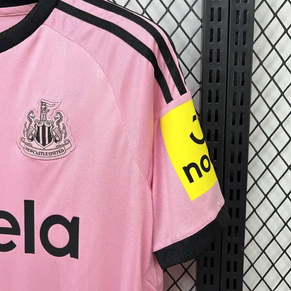2025 2026 newcastle united goalkeeper pink soccer jersey 4