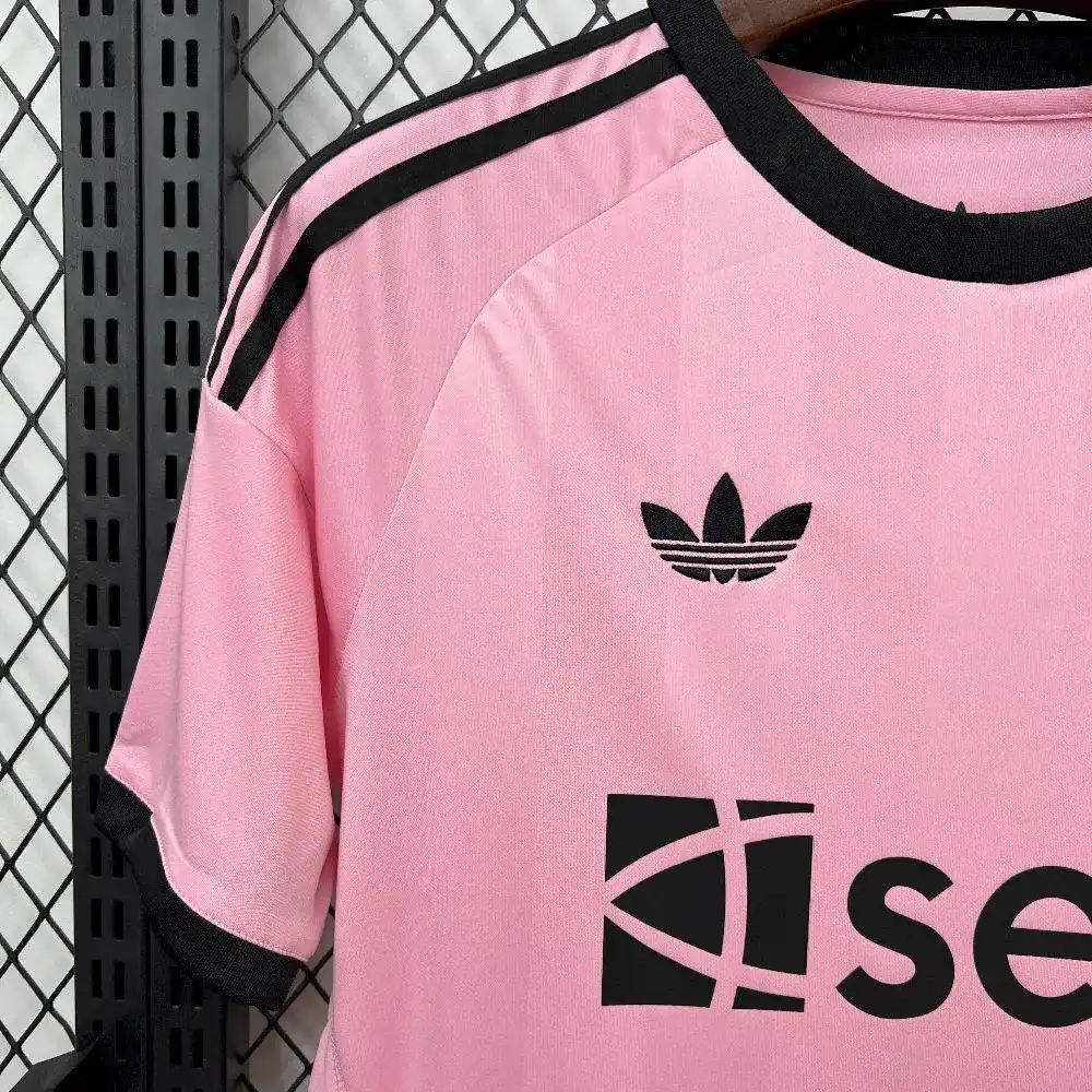 2025 2026 newcastle united goalkeeper pink soccer jersey 5