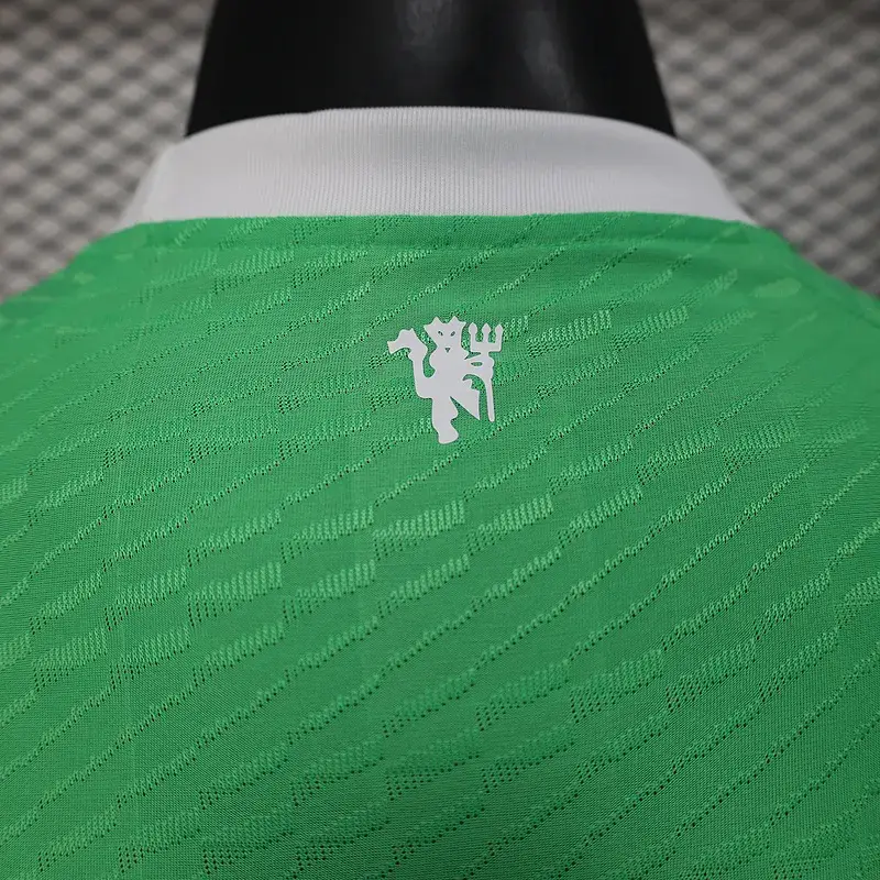 2025 2026 player manchester united goalkeeper football shirt 3