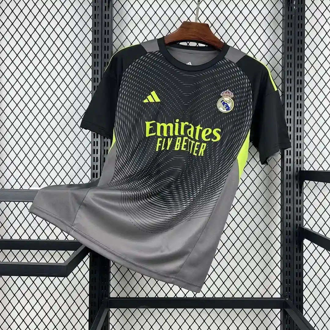 2025 2026 real madrid goalkeeper soccer jersey 1 1