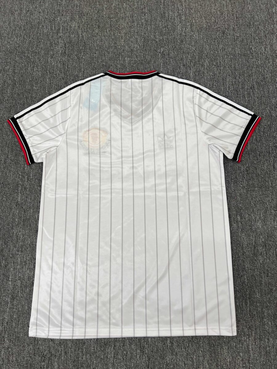 1982/1983 Retro Manchester United Away Football shirt 1:1 Thai Quality - Image 2