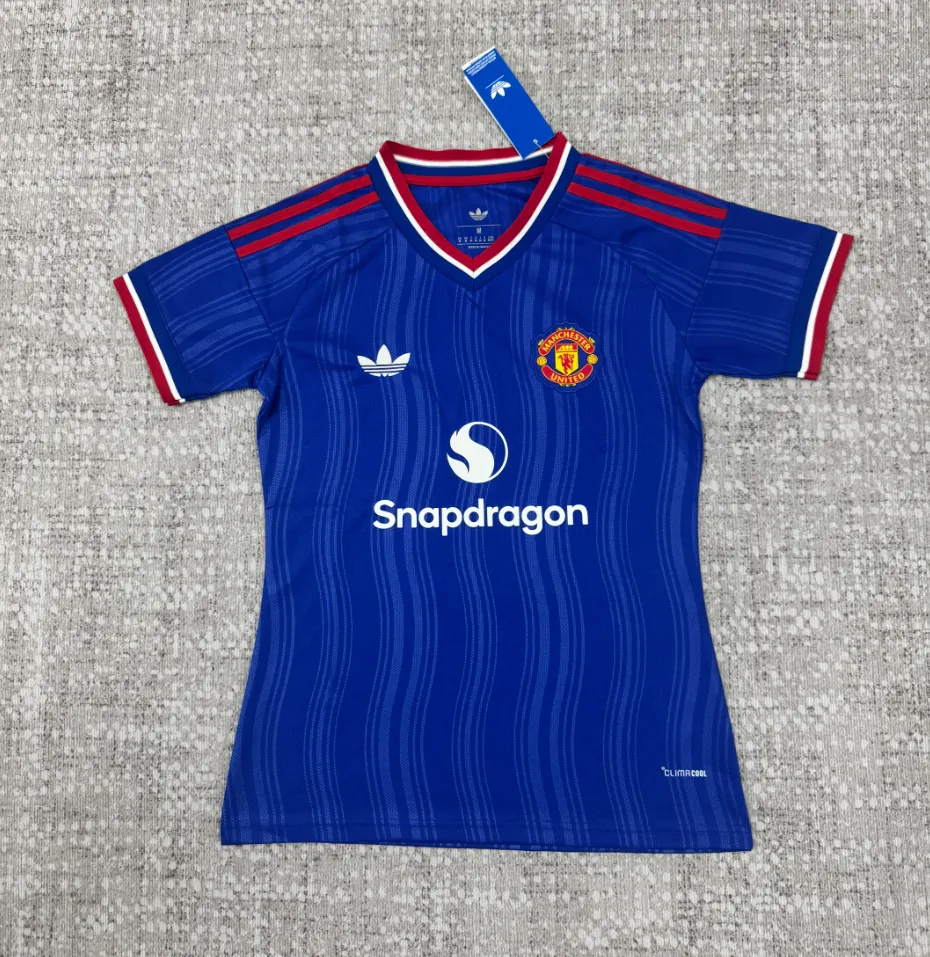 Manchester United 2026/2027 Women's Size Away Football Shirt