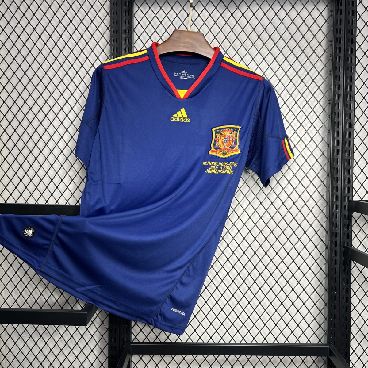2010 Retro Spain Away Soccer Shirt - Image 3