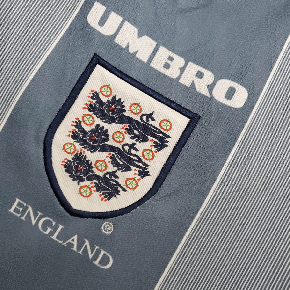 1996 Retro England Away Football Shirt 1:1 Thai Quality - Image 4