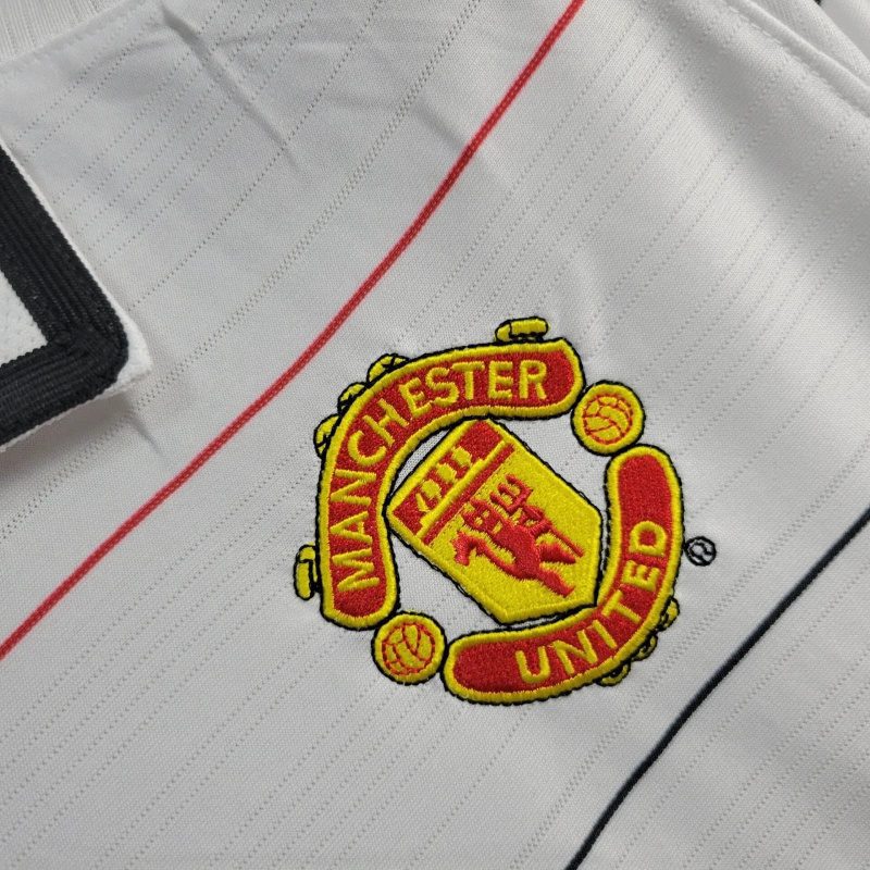 2004/2006 Retro Manchester United Away Football Shirt - Image 4