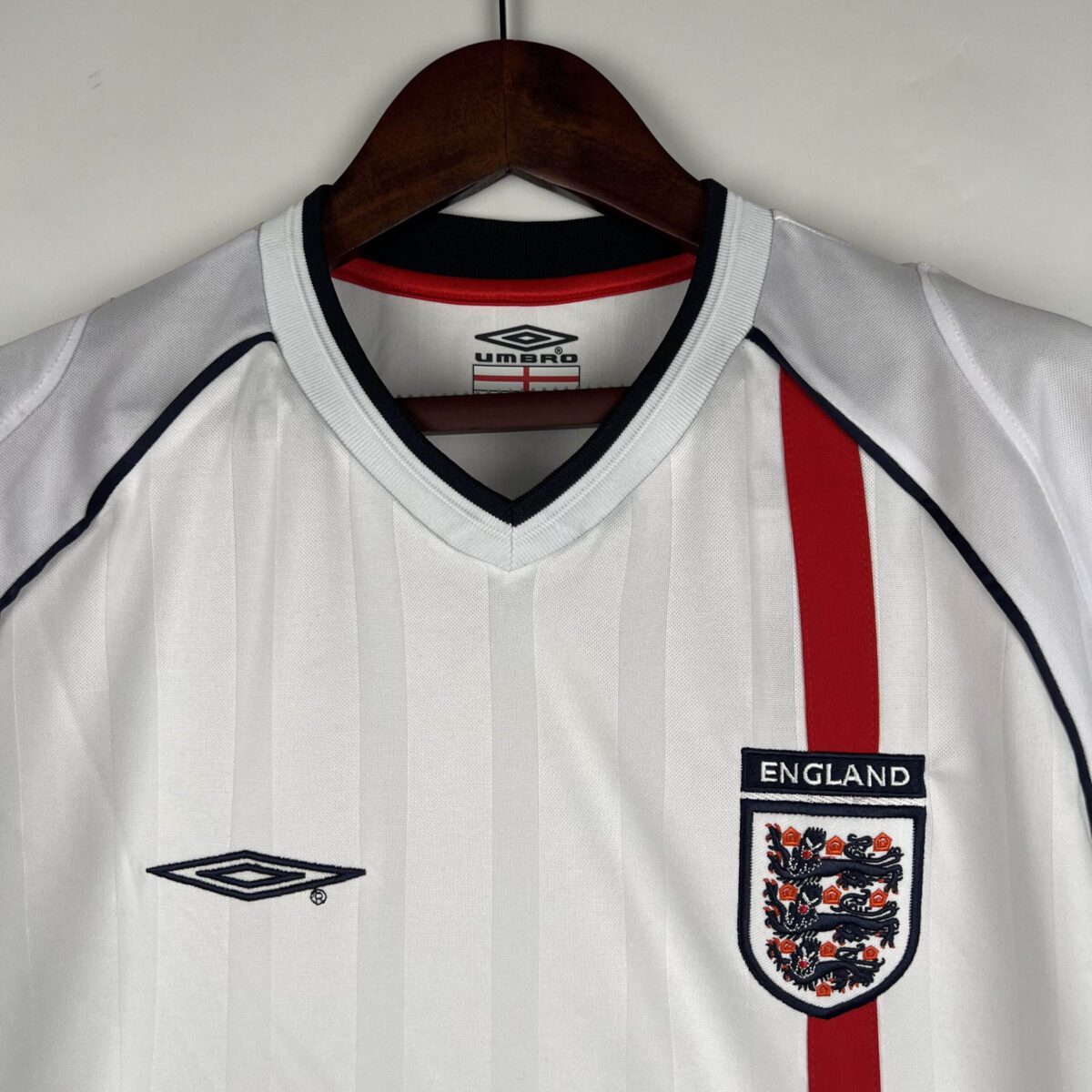 2002 Retro England Home Football Shirt 1:1 Thai Quality - Image 3