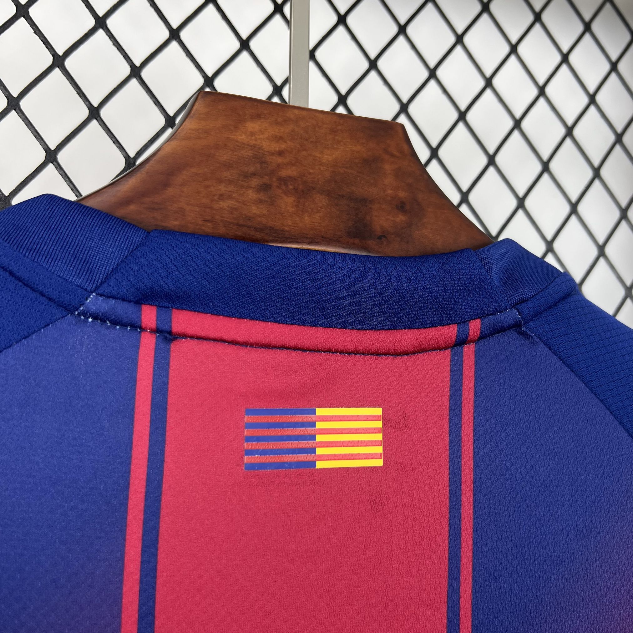 2025/2026 Barcelona x Olivia Rodrigo Home Football Shirt 1:1 Thai Quality - Image 5