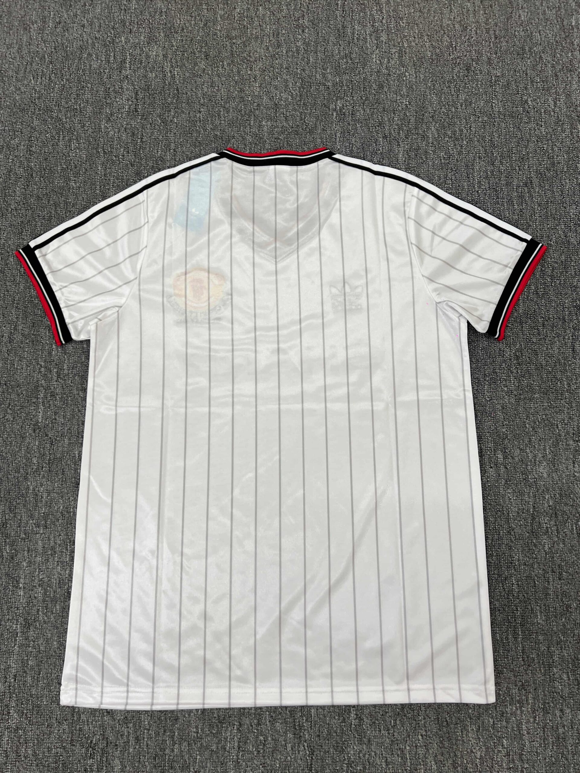 1982/1983 Retro Manchester United Away Football shirt 1:1 Thai Quality - Image 2