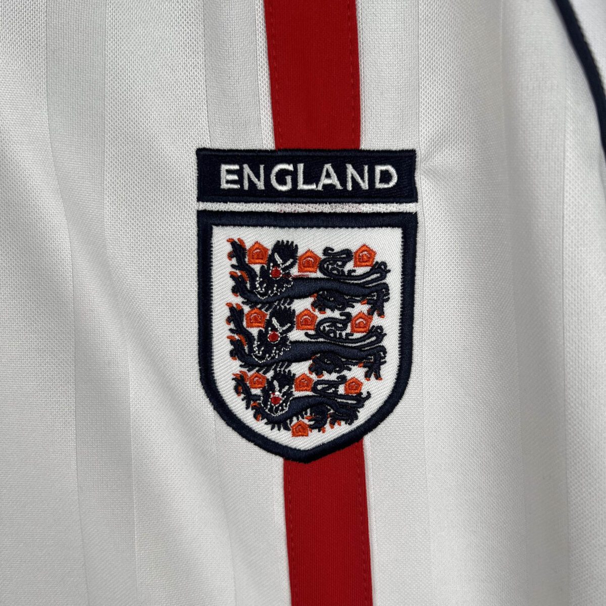 2002 Retro England Home Football Shirt 1:1 Thai Quality - Image 5