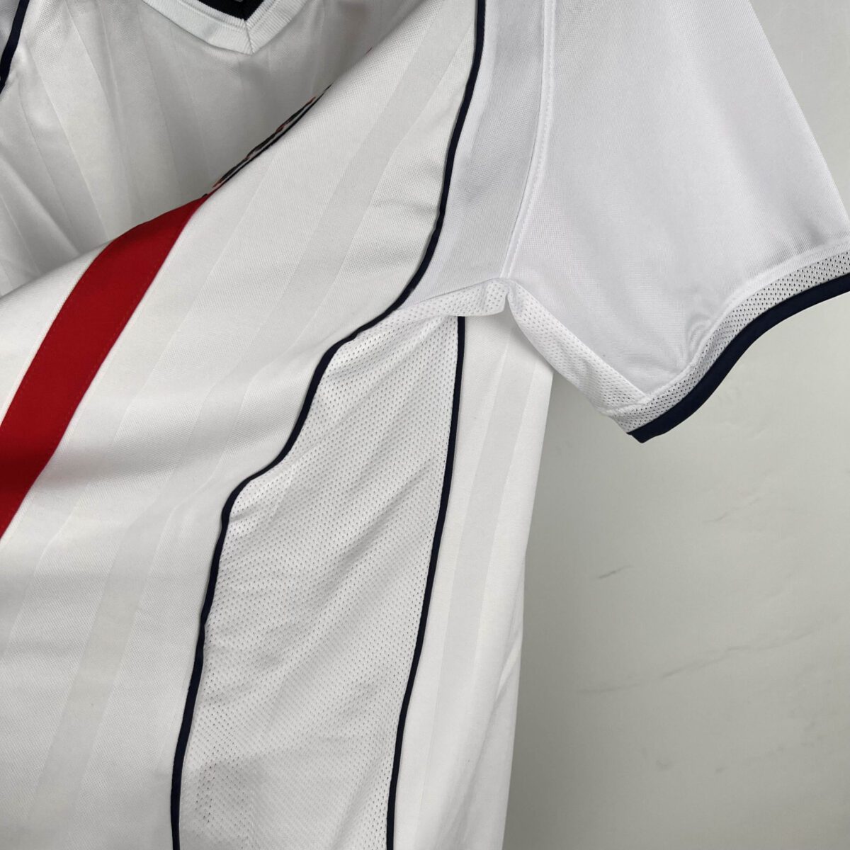 2002 Retro England Home Football Shirt 1:1 Thai Quality - Image 9