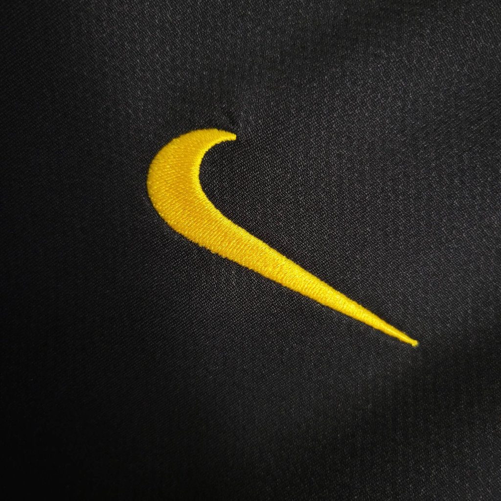 2006 Retro Portugal Away Football Shirt 1:1 Thai Quality - Image 5
