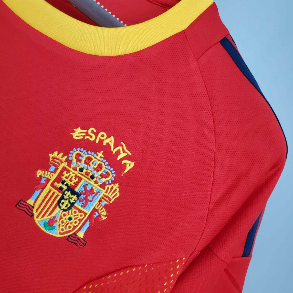 2002 Retro Spain Home Football Shirt 1:1 Thai Quality - Image 4