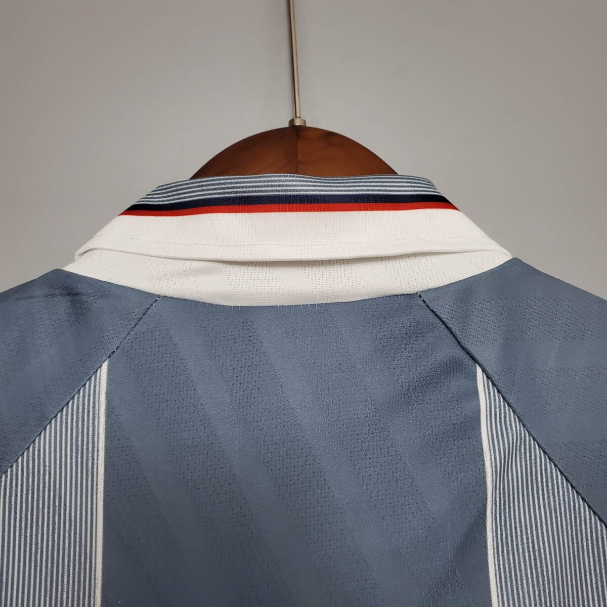 1996 Retro England Away Football Shirt 1:1 Thai Quality - Image 7