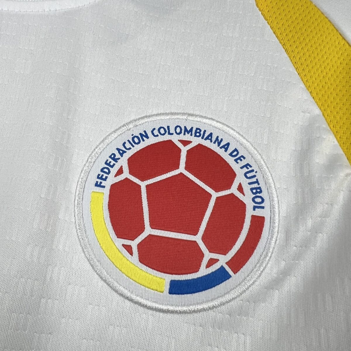 2026/2027 Colombia Pre-Match Football Shirt 1:1 Thai Quality - Image 4