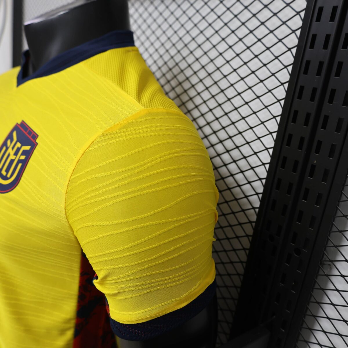 2026/2027 Player Ecuador Home Football Shirt - Image 7