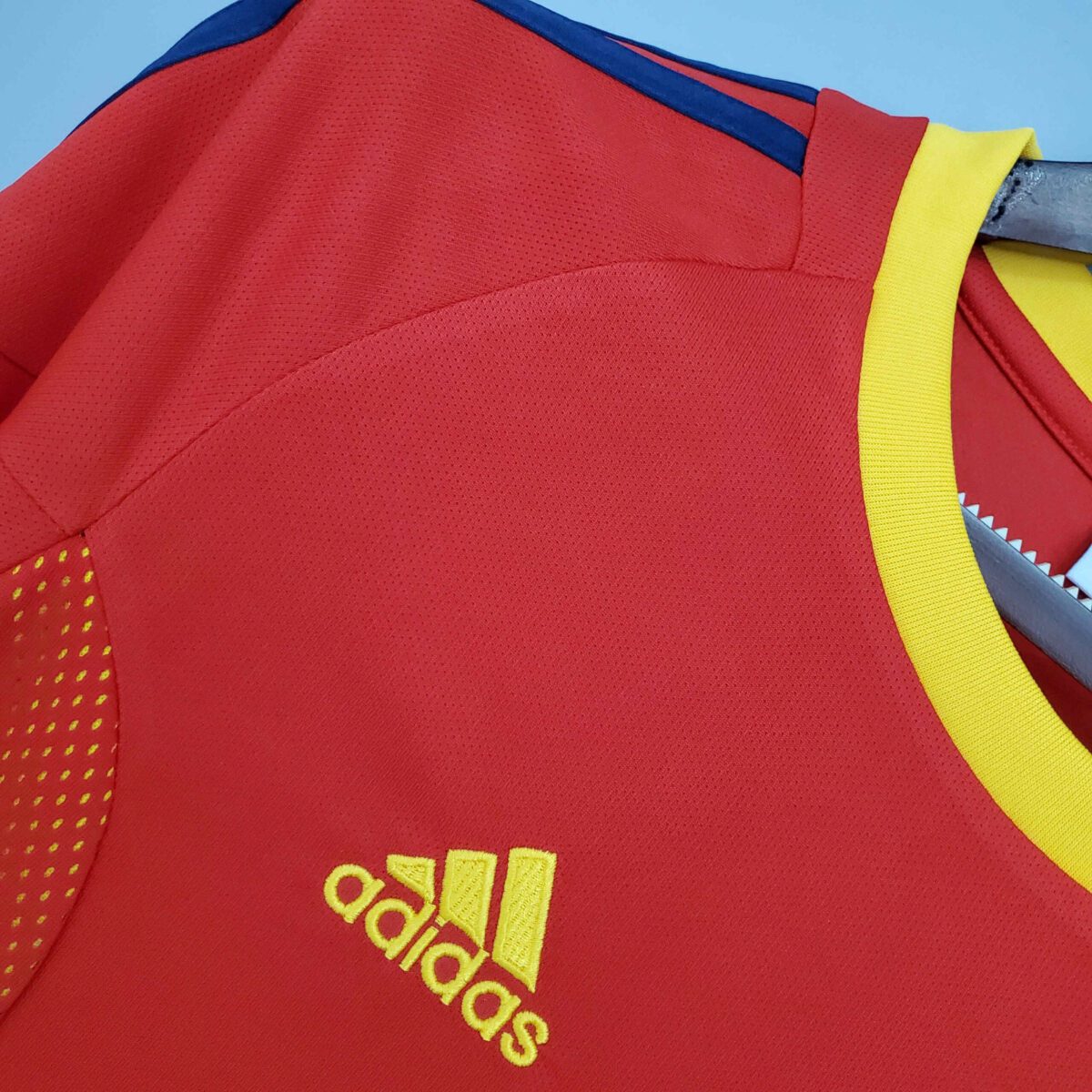 2002 Retro Spain Home Football Shirt 1:1 Thai Quality - Image 3