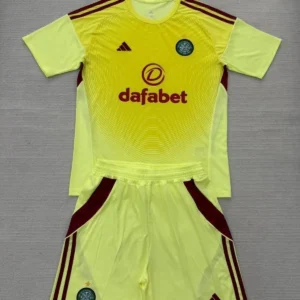 2025 2026 celtic goalkeeper footballshirt kids size 1