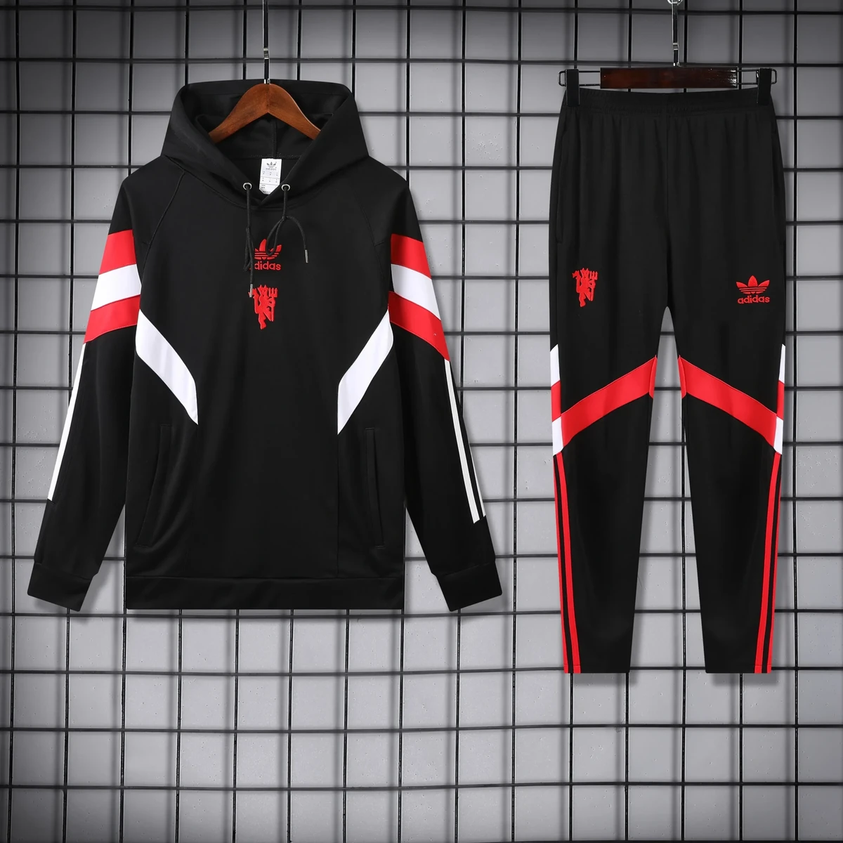 2025 2026 manchester united hooded long sleeved training suit 1